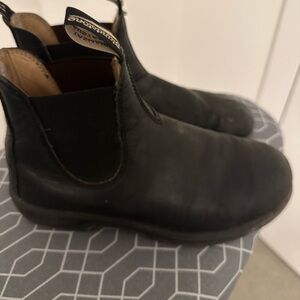 Unisex/ Men’s Black original blundstones